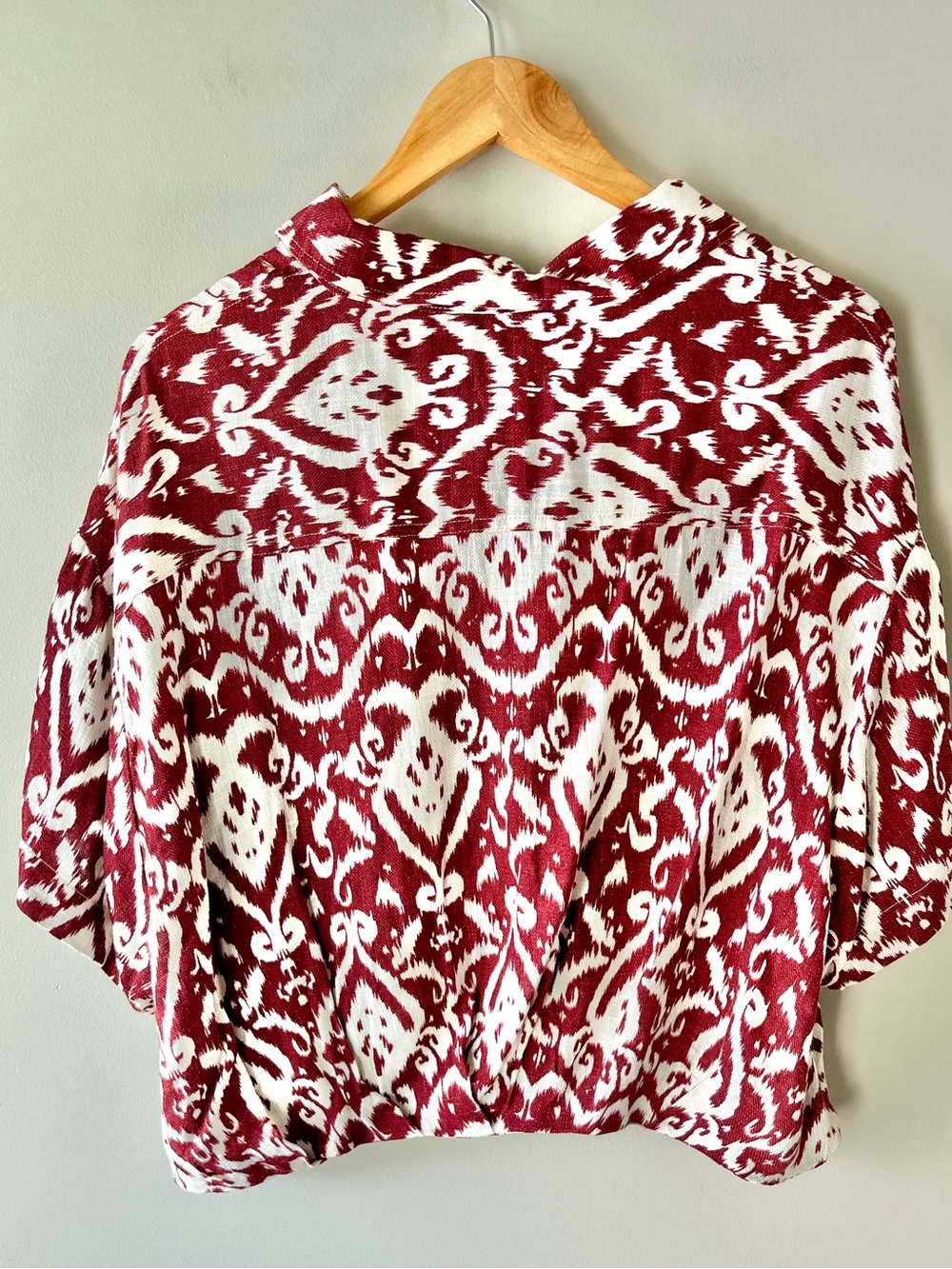 NWT ZARA Burgundy & Cream Ikat Print Button-Up Blouse Size XL Slightly Cropped - Picture 11 of 11